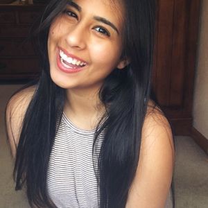 Meet your Posher, Valeria